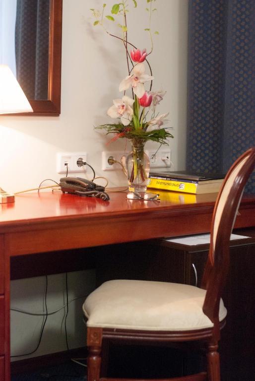 Draakon Hotel Tartu Zewnętrze zdjęcie