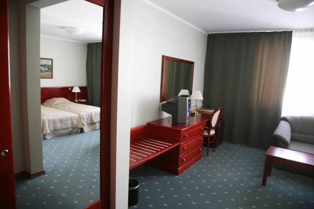 Draakon Hotel Tartu Zewnętrze zdjęcie