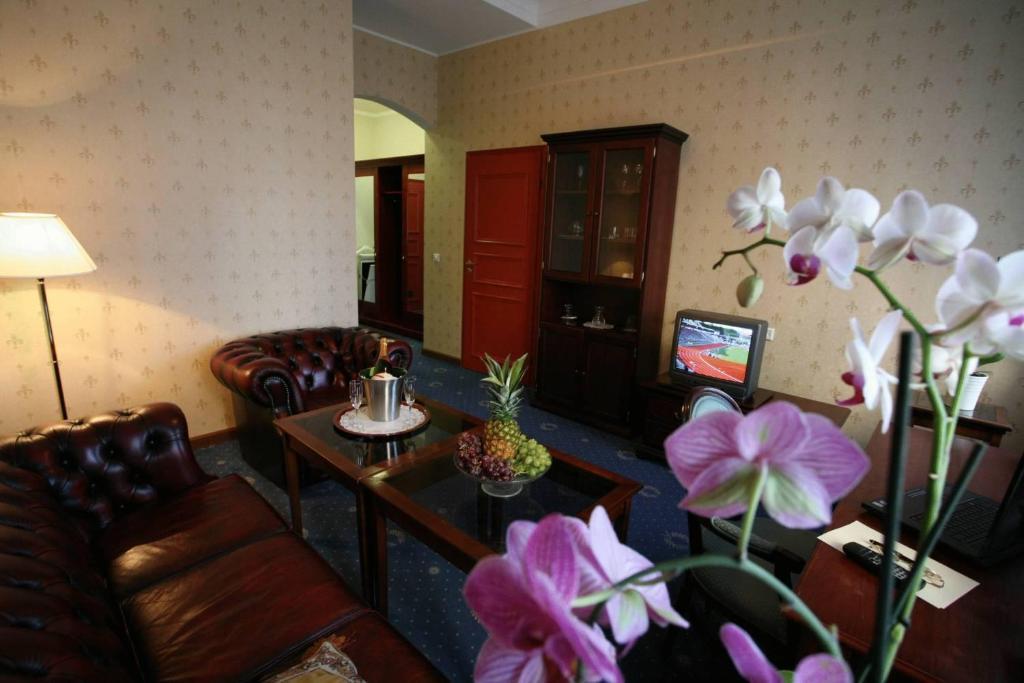 Draakon Hotel Tartu Zewnętrze zdjęcie