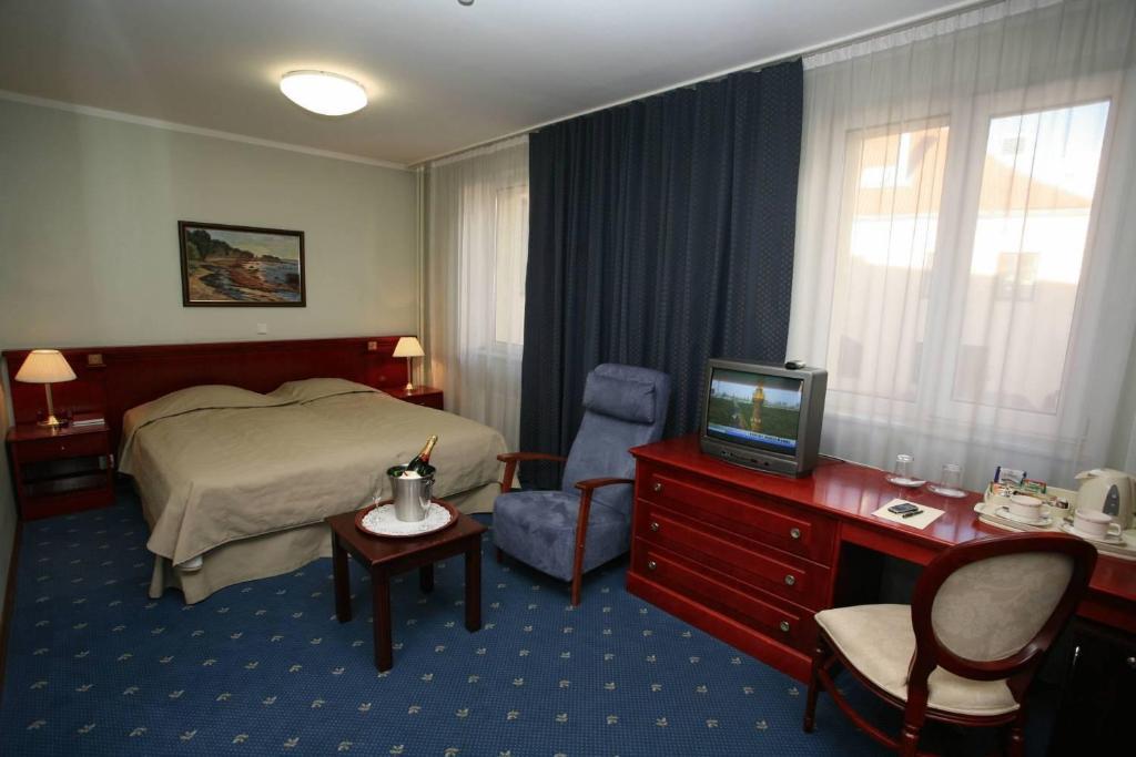 Draakon Hotel Tartu Zewnętrze zdjęcie